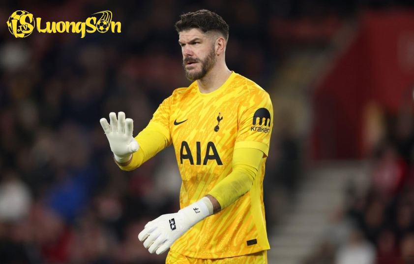 Fraser Forster vẫn đang thi đấu đỉnh cao trong màu áo Tottenham. Fraser Forster vẫn đang thi đấu đỉnh cao trong màu áo Tottenham.