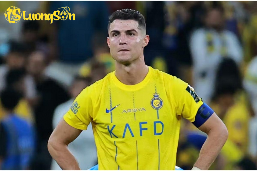Ronaldo có thể tự quyết định ở lại Al Nassr hay ra đi vào cuối mùa. Ảnh: Getty Ronaldo có thể tự quyết định ở lại Al Nassr hay ra đi vào cuối mùa. Ảnh: Getty